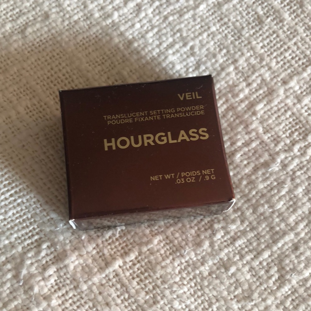 ⭐️ 5 for $20 - Brand New Hourglass Veil Setting Powder .03oz
